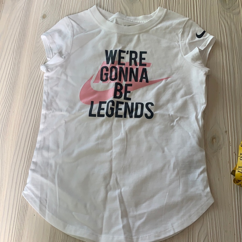 Nike Tee - 6/7
